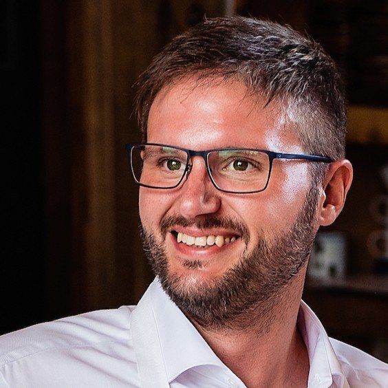 Dr Steven Dumbleton